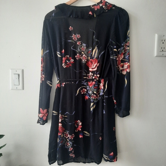 Reformation Floral wrap mini Dress - Picture 7 of 9